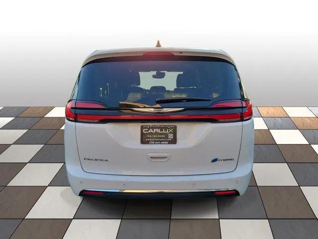2024 Chrysler Pacifica Hybrid Select