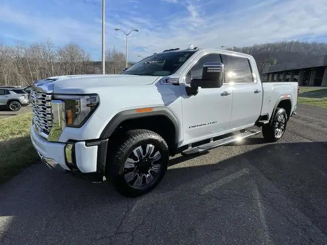 2026 GMC Sierra 2500HD Crew Cab, Standard Bed, Denali, 4WD