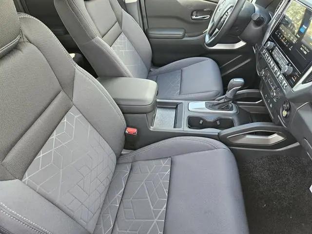 2026 Nissan Frontier Crew Cab SV 4x2