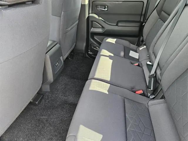 2026 Nissan Frontier Crew Cab SV 4x2