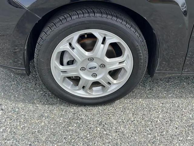 2009 Ford Focus SES