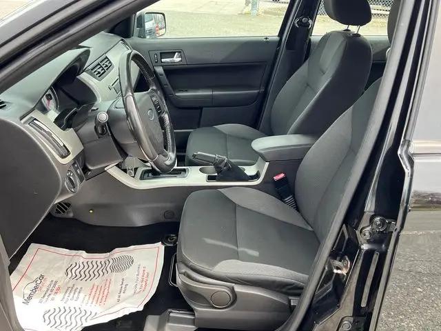 2009 Ford Focus SES