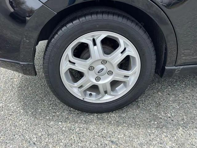 2009 Ford Focus SES