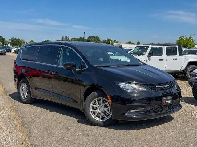 2026 Chrysler Voyager LX