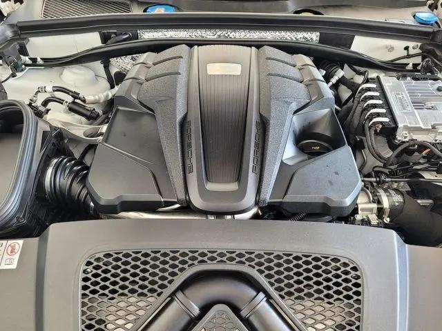 2024 Porsche Macan S