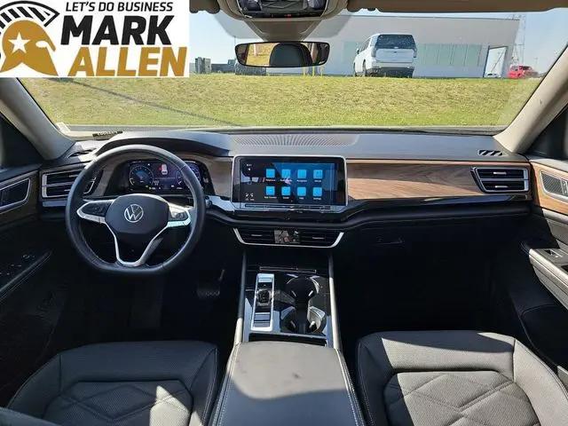 2025 Volkswagen Atlas 2.0T SE w/Technology