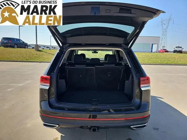 2025 Volkswagen Atlas 2.0T SE w/Technology