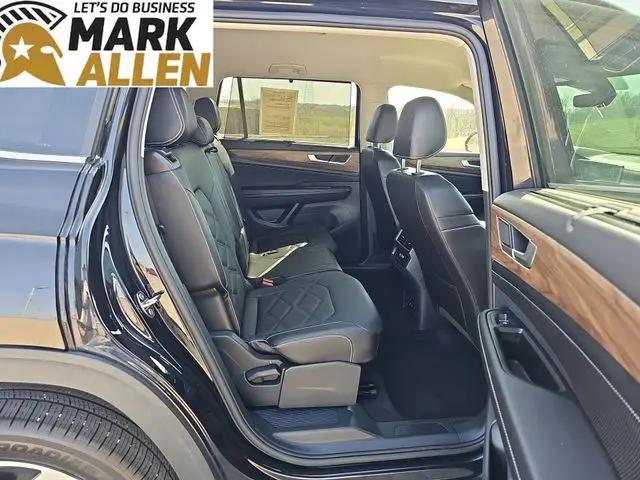 2025 Volkswagen Atlas 2.0T SE w/Technology