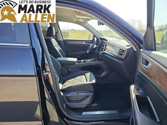 2025 Volkswagen Atlas 2.0T SE w/Technology