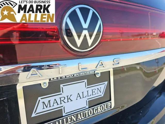 2025 Volkswagen Atlas 2.0T SE w/Technology