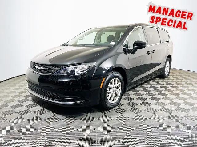 2022 Chrysler Voyager LX