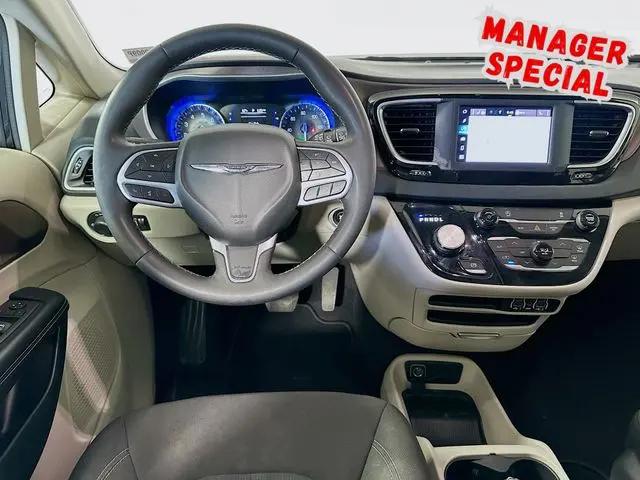 2022 Chrysler Voyager LX