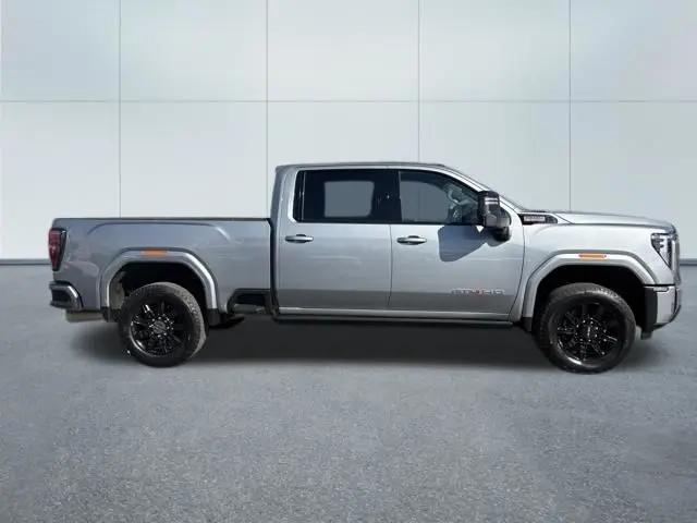 2025 GMC Sierra 2500HD 4WD Crew Cab Standard Bed AT4