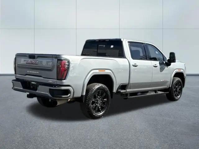 2025 GMC Sierra 2500HD 4WD Crew Cab Standard Bed AT4