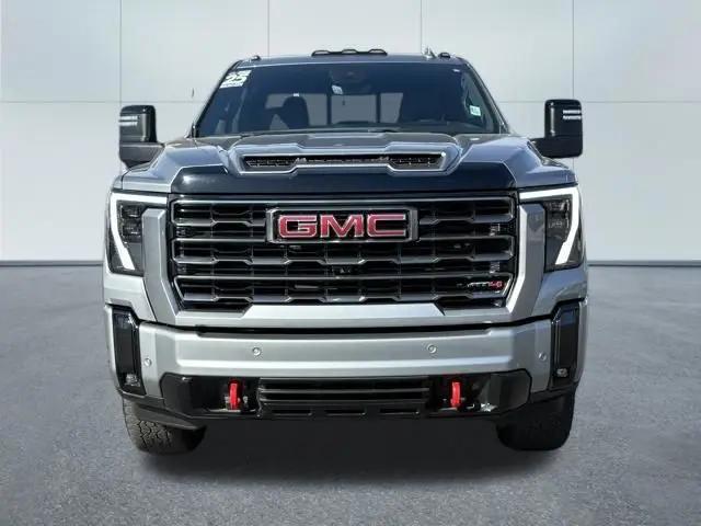 2025 GMC Sierra 2500HD 4WD Crew Cab Standard Bed AT4