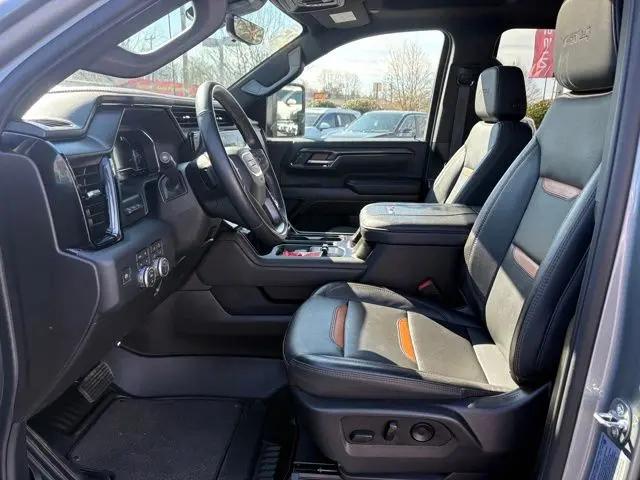 2025 GMC Sierra 2500HD 4WD Crew Cab Standard Bed AT4