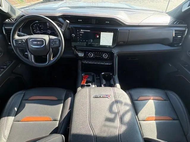 2025 GMC Sierra 2500HD 4WD Crew Cab Standard Bed AT4