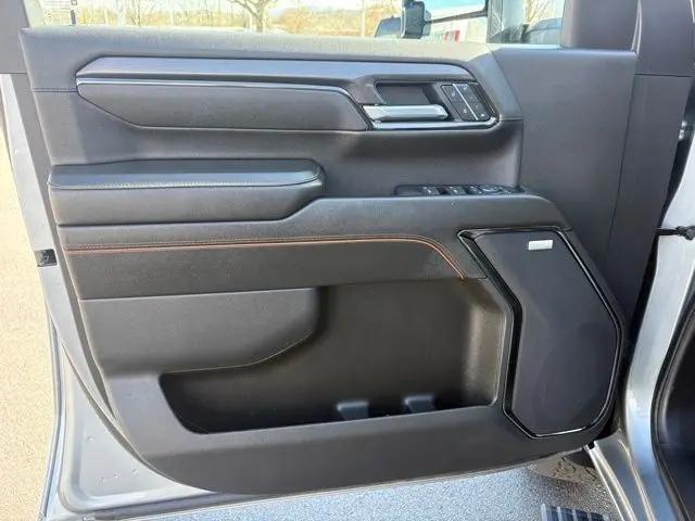2025 GMC Sierra 2500HD 4WD Crew Cab Standard Bed AT4
