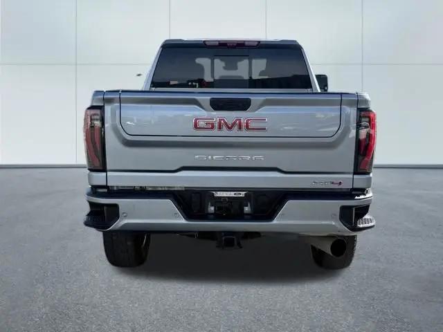2025 GMC Sierra 2500HD 4WD Crew Cab Standard Bed AT4