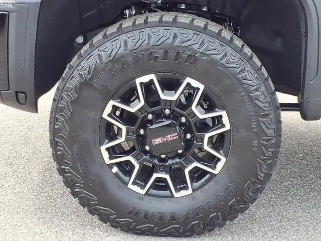 2026 GMC Sierra 2500HD Crew Cab, Standard Bed, AT4X, 4WD