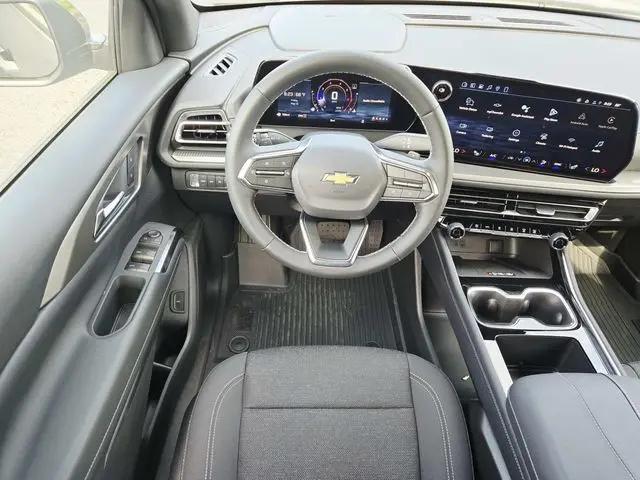 2026 Chevrolet Traverse AWD LT