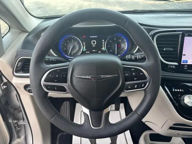 2022 Chrysler Pacifica Touring L AWD