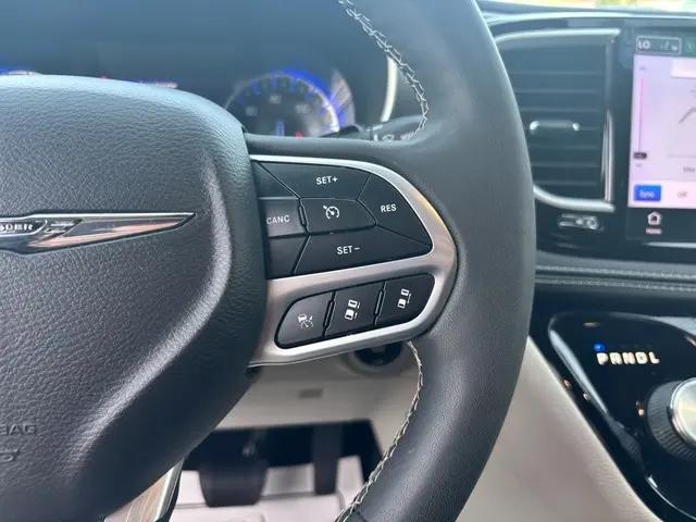 2022 Chrysler Pacifica Touring L AWD