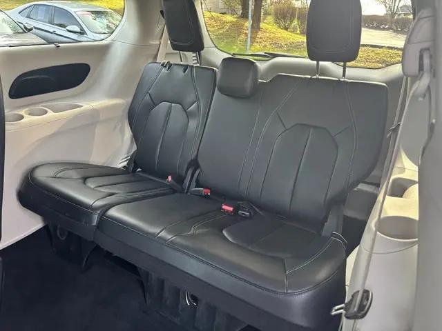 2022 Chrysler Pacifica Touring L AWD