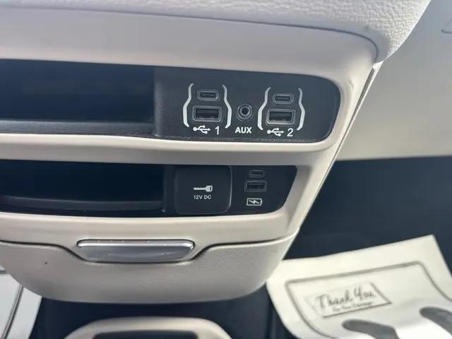 2022 Chrysler Pacifica Touring L AWD