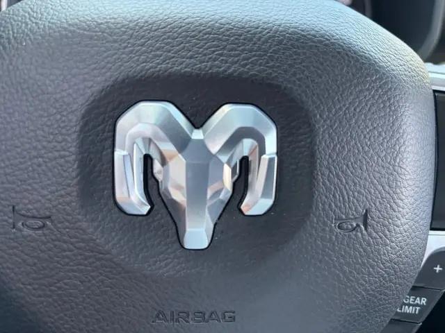 2022 Ram 1500 Big Horn Crew Cab 4x4 6'4" Box