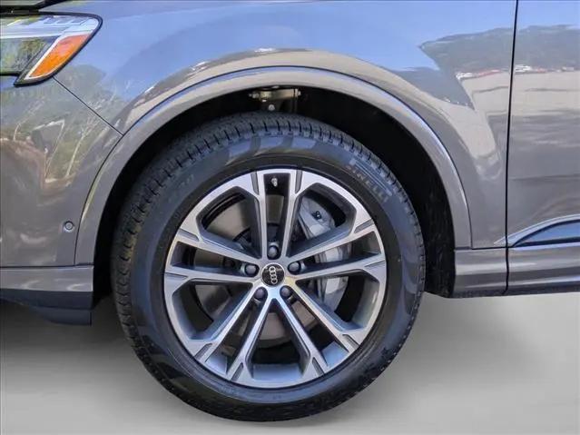 2026 Audi Q7 Premium 45 TFSI quattro tiptronic