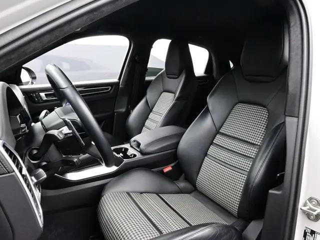 2023 Porsche Cayenne Turbo