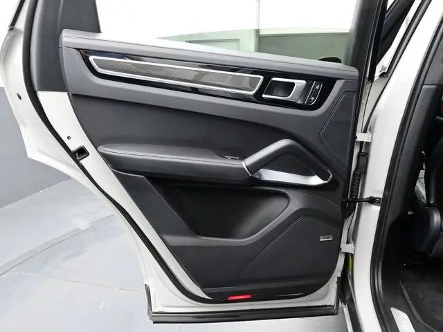 2023 Porsche Cayenne Turbo