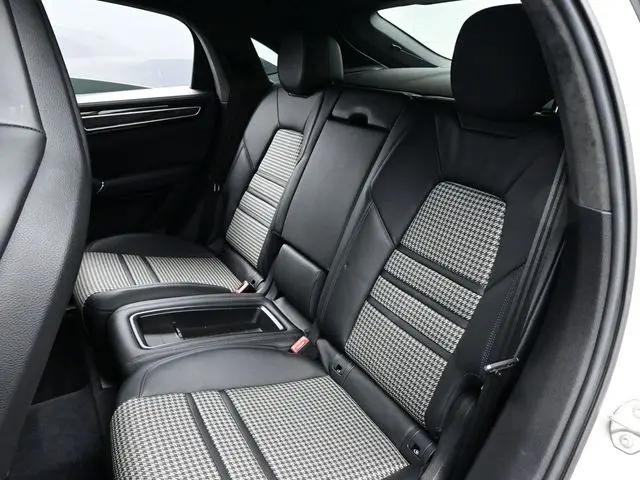 2023 Porsche Cayenne Turbo