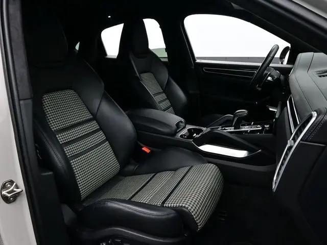 2023 Porsche Cayenne Turbo