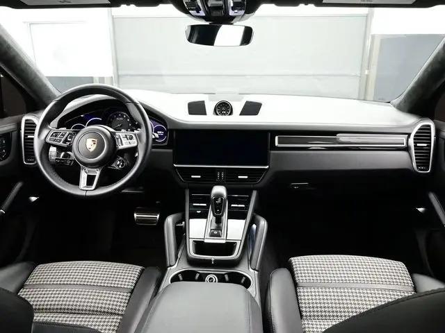 2023 Porsche Cayenne Turbo