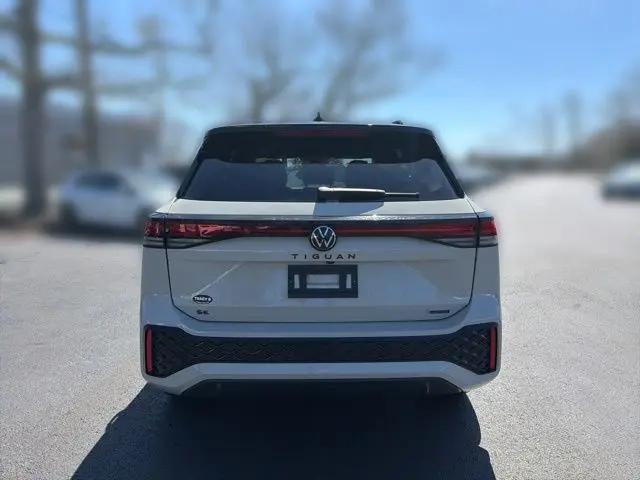 2026 Volkswagen Tiguan SE R-Line Black