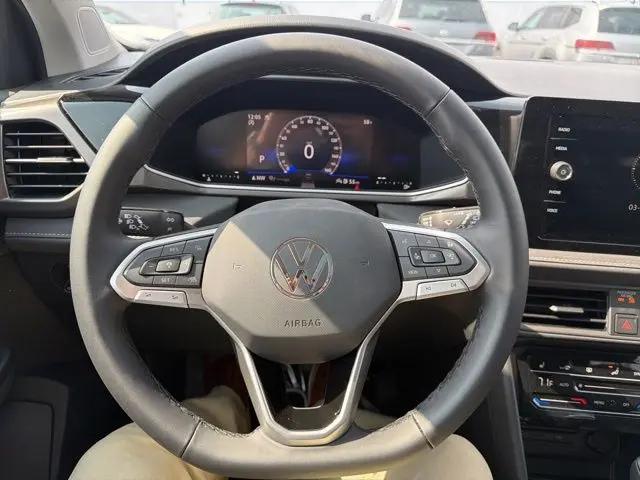 2026 Volkswagen Taos SE Black