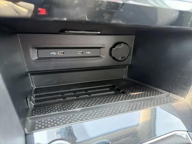 2026 Volkswagen Taos SE Black