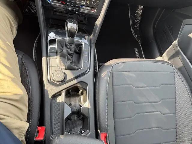 2026 Volkswagen Taos SE Black
