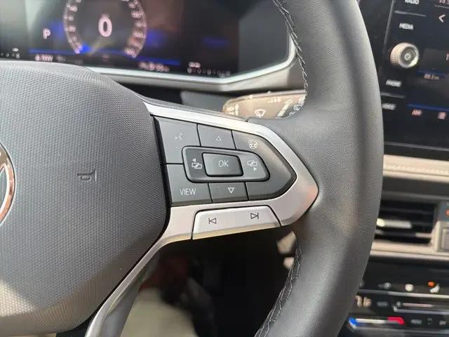 2026 Volkswagen Taos SE Black