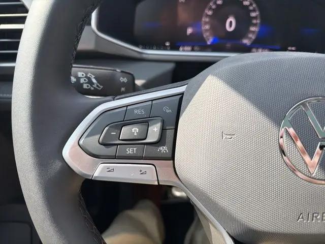2026 Volkswagen Taos SE Black