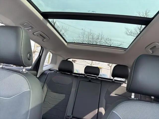 2026 Volkswagen Taos SE Black