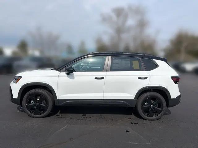 2026 Volkswagen Taos SE Black