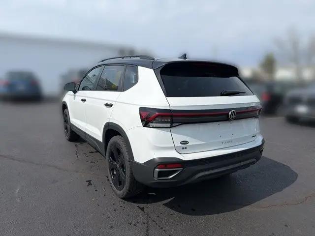 2026 Volkswagen Taos SE Black