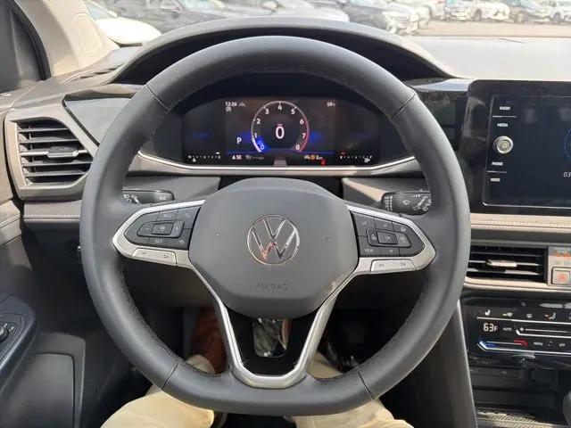 2026 Volkswagen Taos SE Black