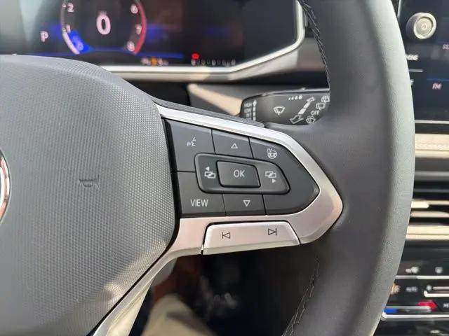 2026 Volkswagen Taos SE Black
