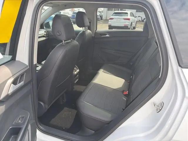 2026 Volkswagen Taos SE Black