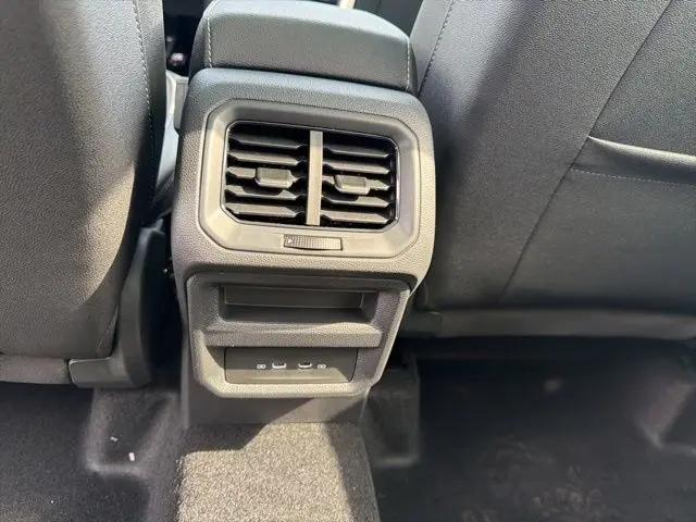 2026 Volkswagen Taos SE Black
