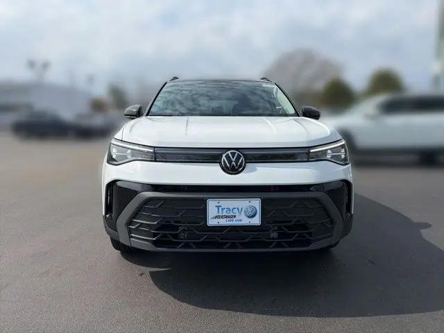 2026 Volkswagen Taos SE Black